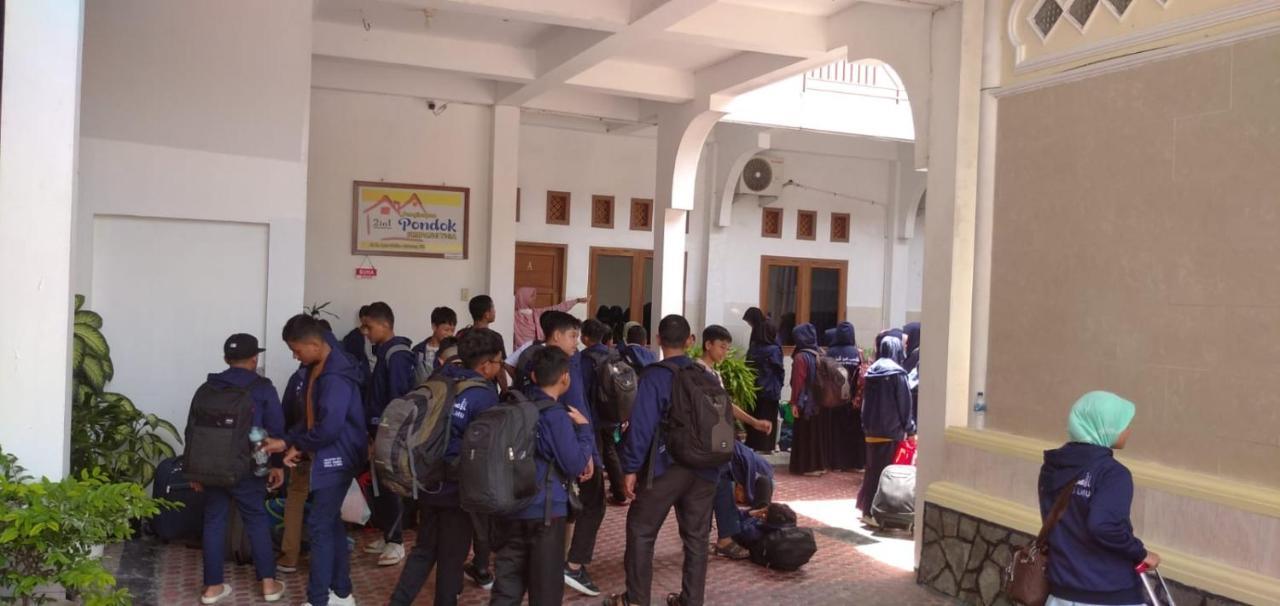 Pondok Simpang Tiga Sabong Exterior foto